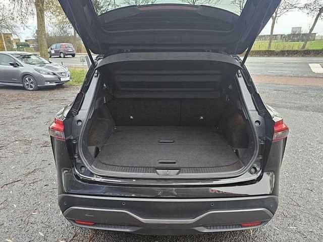 Nissan Qashqai 1.3 Mild-Hybrid N-Connecta  5 JAAR WAARBORG Black