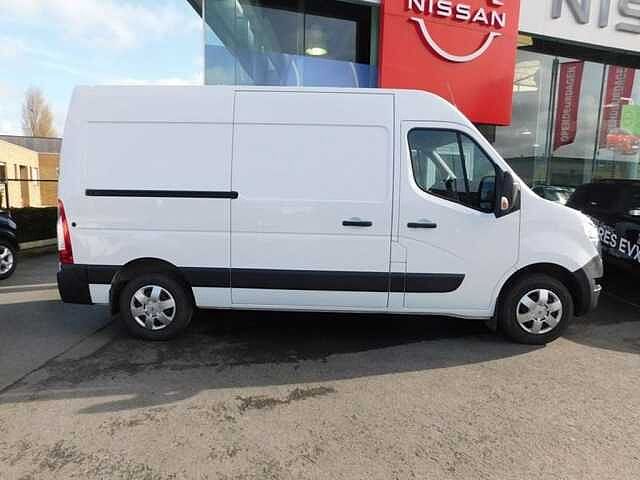 Nissan Interstar 2.3 dCi L2H2 3T5 Acenta  4000 KM  DEMOWAGEN White