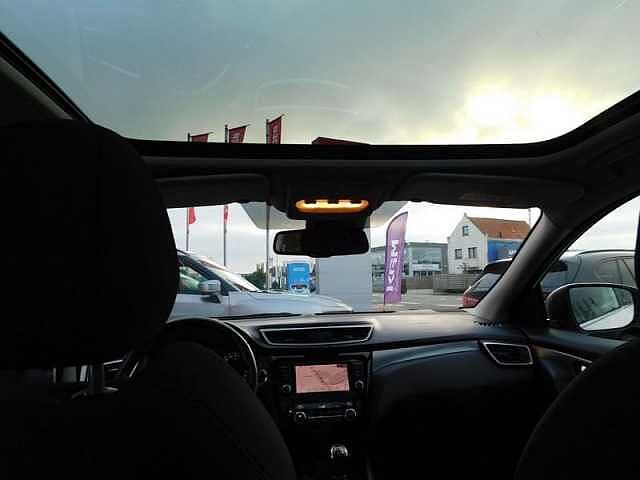 Nissan Qashqai 1.3 DIG-T N-Connecta 3 JAAR WAARBORG White