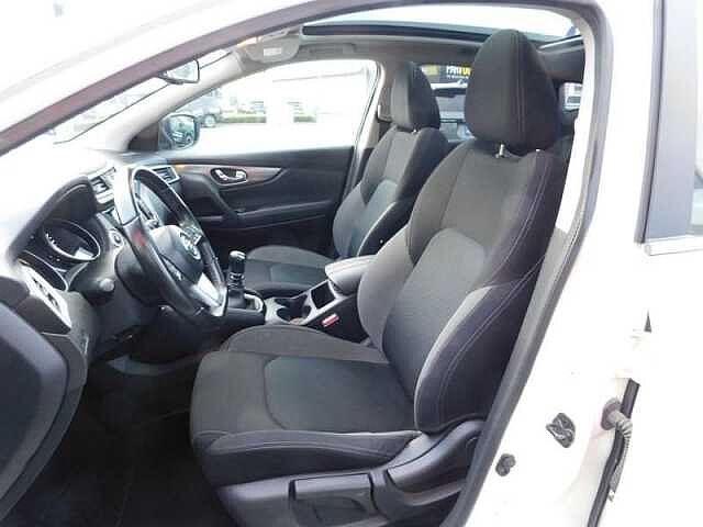Nissan Qashqai 1.3 DIG-T N-Connecta 3 JAAR WAARBORG White