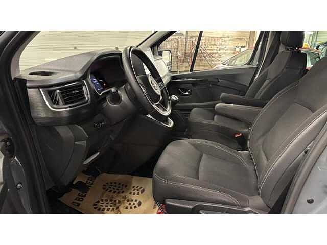 Nissan Primastar Combi COMBI L2H1 N-CONNECTA + Crochet