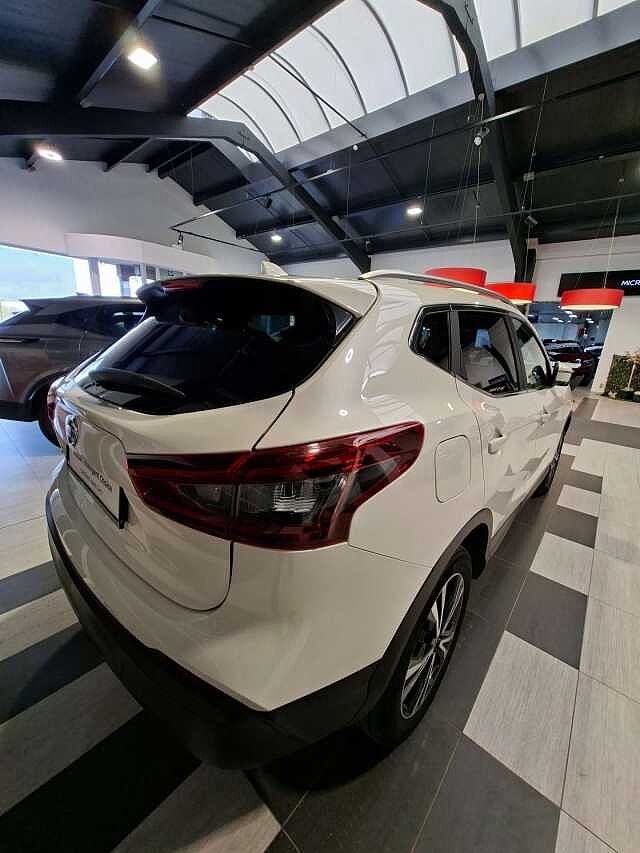 Nissan Qashqai Qashqai 1.3 DIG-T N-Connecta nacr&eacute;