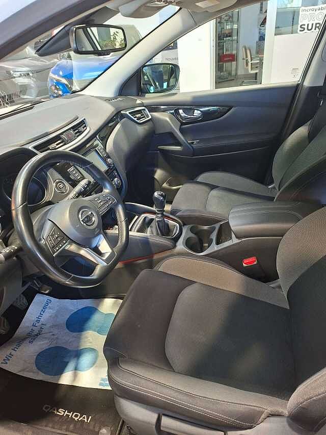 Nissan Qashqai Qashqai 1.3 DIG-T N-Connecta nacr&eacute;