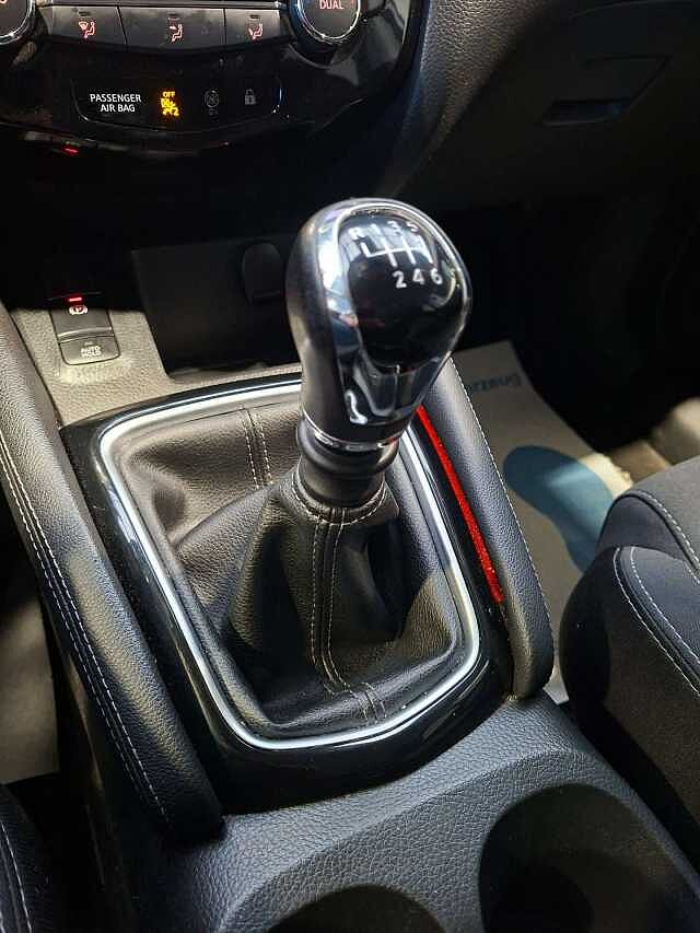 Nissan Qashqai Qashqai 1.3 DIG-T N-Connecta nacr&eacute;