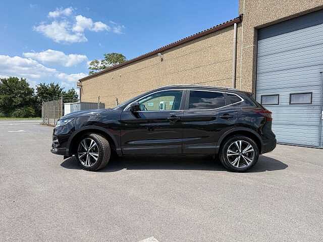Nissan Qashqai Qashqai 1.3 DIG-T N-Connecta Noir