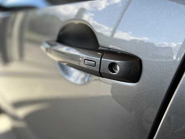 Nissan Qashqai MILD-HYBRID 158 XTRONIC N-CONNECTA 2WD Dark Grey