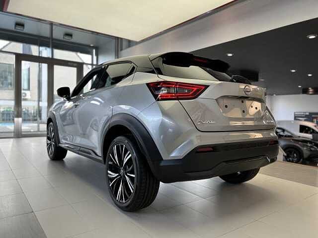 Nissan Juke DIG-T 114 DCT N-DESIGN Platinum Silver / Enigma Black N-Design