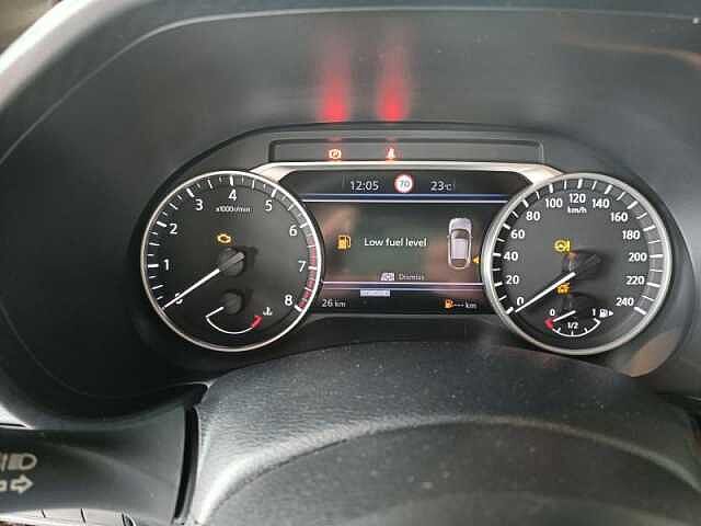 Nissan Juke DIG-T 114 DCT N-DESIGN Platinum Silver / Enigma Black N-Design