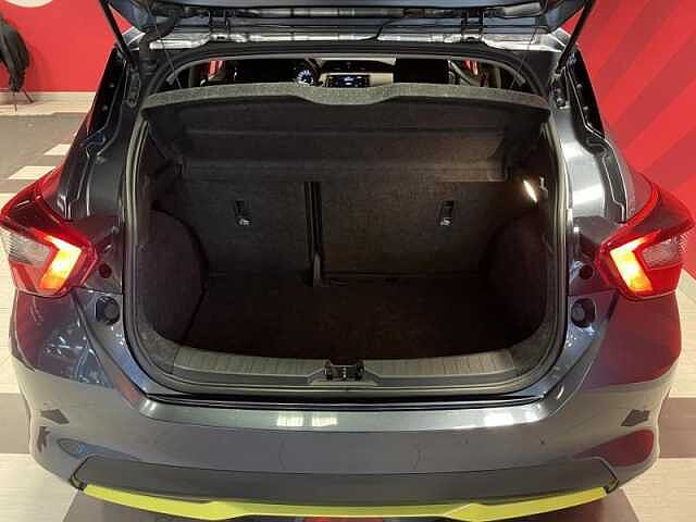 Nissan Micra Kiiro Grijs