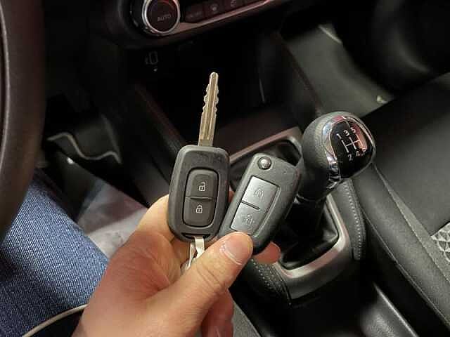 Nissan Micra Kiiro Grijs