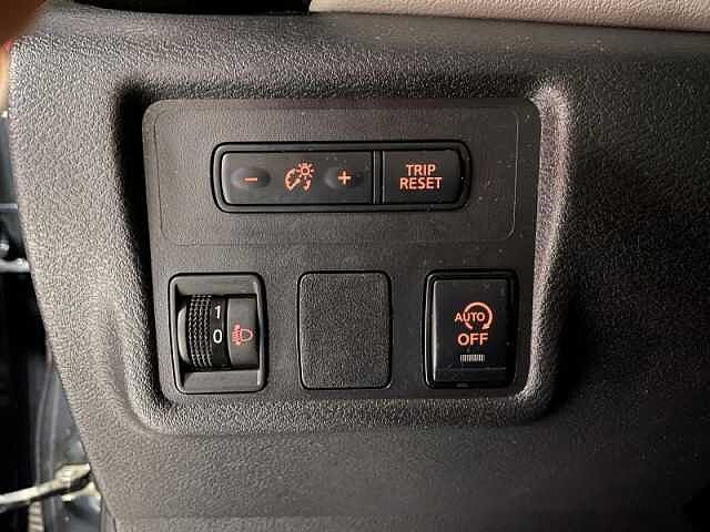 Nissan Micra Kiiro Grijs