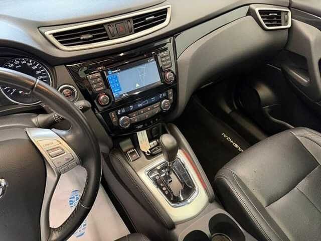 Nissan Qashqai DIG-T Tekna Benzine Automaat Full Option Black