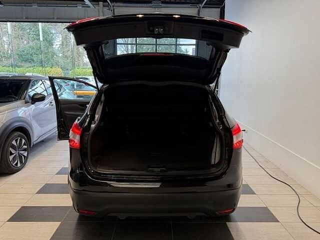Nissan Qashqai DIG-T Tekna Benzine Automaat Full Option Black