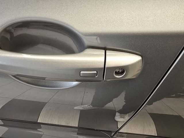 Nissan Juke N-Design//Technology +Interieur PACK/// Garantie tot 08/2033 Silver