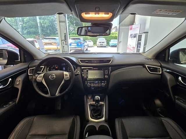 Nissan Qashqai DIG-T Tekna//Pano//Full Option