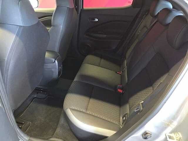 Nissan Juke 1.6 Hybrid 145 N-Connecta Silver