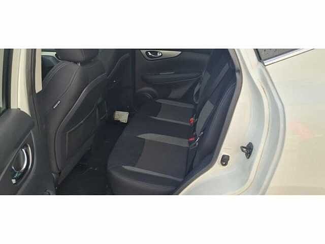 Nissan Qashqai N-Connecta 1.3 DIG-T White