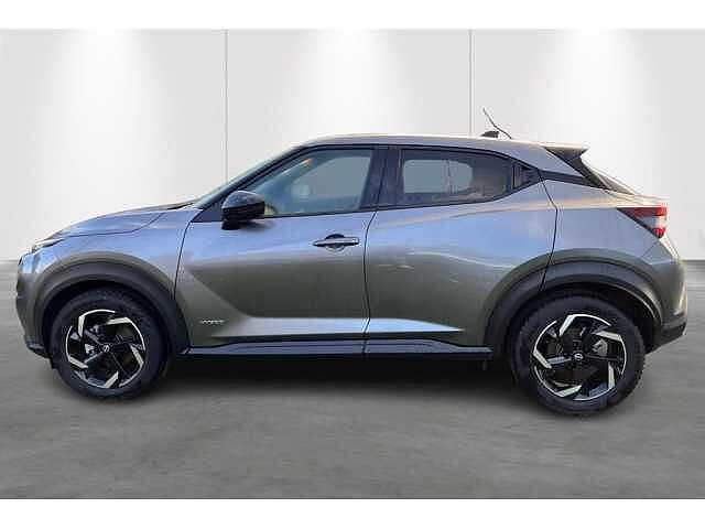 Nissan Juke 1.6 Hybrid 145 N-Connecta | Navi | Cruise | Keyless | Camera Grey