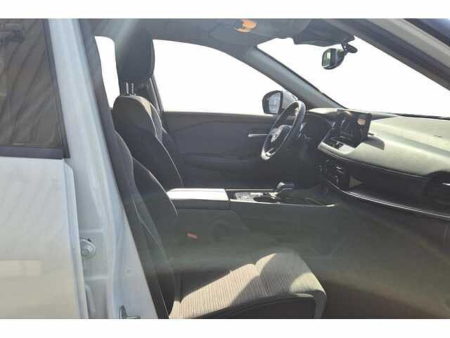 Nissan X-Trail Mild-Hybrid 163 X-Tronic N-Connecta 7 Zitplaatsen - Navigatie - Cruise control White