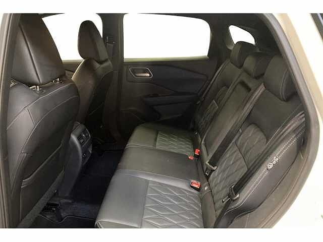 Nissan Qashqai Hybrid-Full-option-Aut-Airco-360Cam-GPS-Carplay White