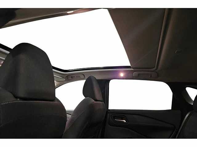 Nissan Qashqai Hybrid-Aut-Airco-Pano-Gps-carplay 380g Black