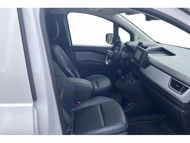 Nissan Townstar 130 MT-Gps-Cam-airo-Carplay-L1H1 White