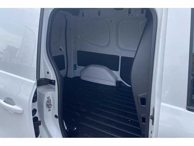 Nissan Townstar 130 MT-Gps-Cam-airo-Carplay-L1H1 White