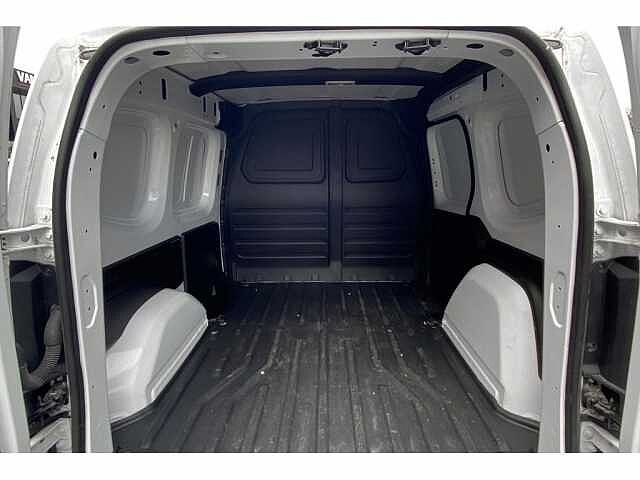 Nissan Townstar 130 MT-Gps-Cam-airo-Carplay-L1H1 White