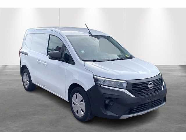 Nissan Townstar 130 MT-Gps-Cam-airo-Carplay-L1H1 White