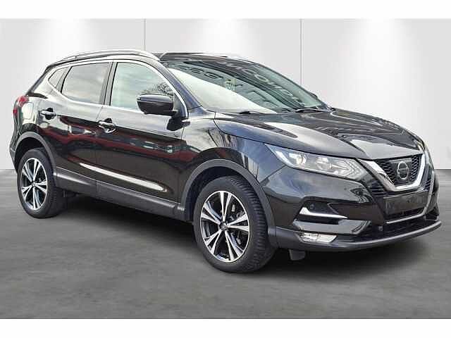 Nissan Qashqai 1.2 DIG-T N-Connecta + Design Pack Black