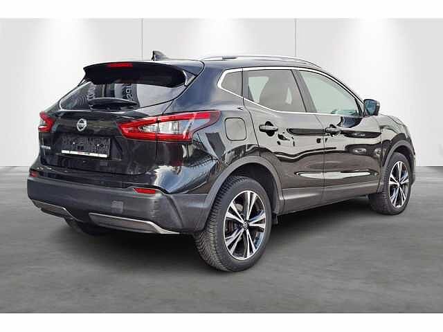 Nissan Qashqai 1.2 DIG-T N-Connecta + Design Pack Black