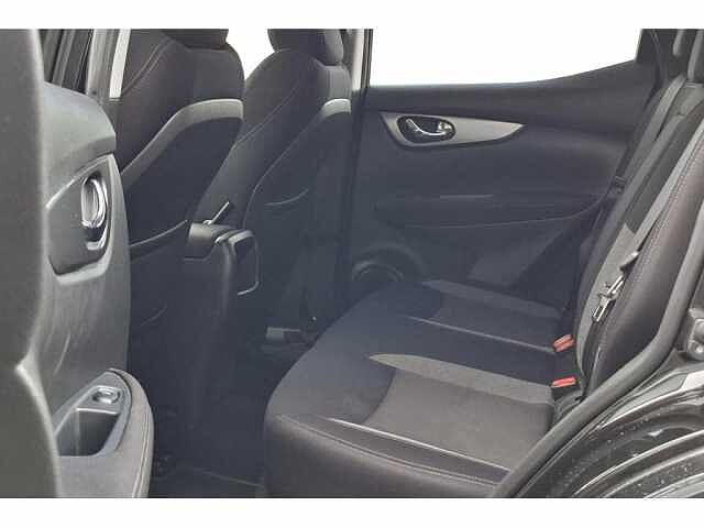 Nissan Qashqai 1.2 DIG-T N-Connecta + Design Pack Black
