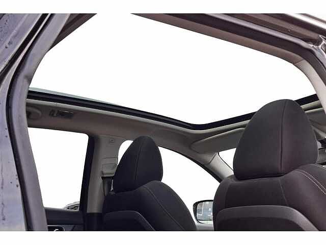 Nissan Qashqai 1.2 DIG-T N-Connecta + Design Pack Black