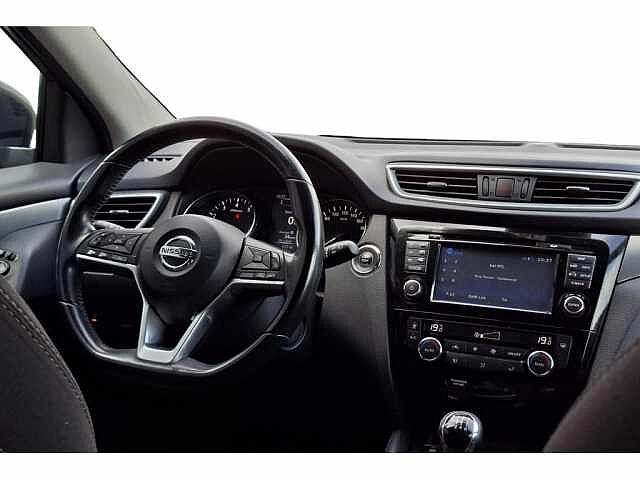 Nissan Qashqai 1.2 DIG-T N-Connecta + Design Pack Black
