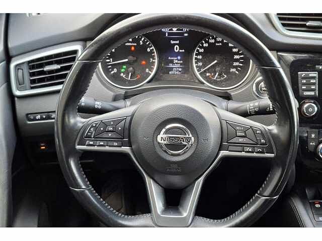 Nissan Qashqai 1.2 DIG-T N-Connecta + Design Pack Black