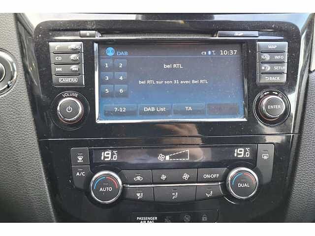 Nissan Qashqai 1.2 DIG-T N-Connecta + Design Pack Black