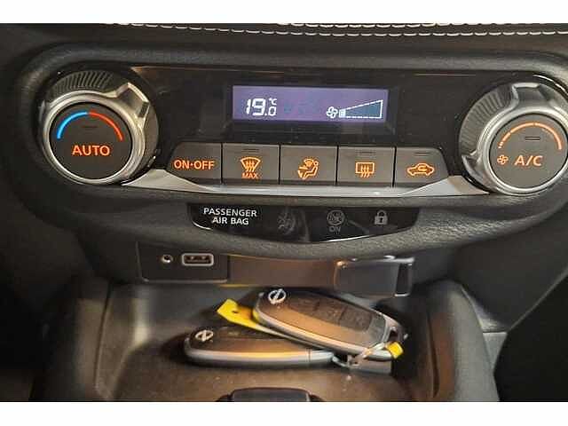 Nissan Juke Hybrid-AUT-Cam-Carplay-Airco-Sensoren Red