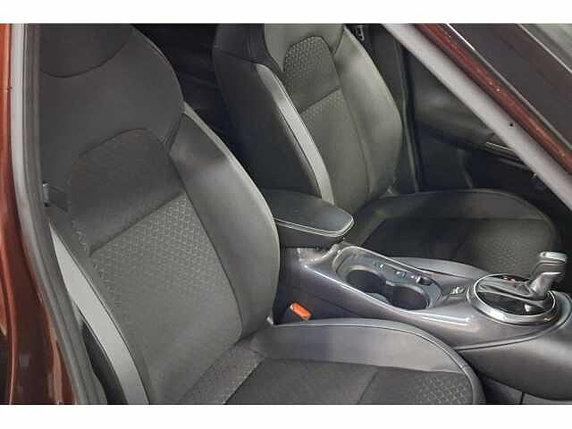 Nissan Juke Hybrid-AUT-Cam-Carplay-Airco-Sensoren Red