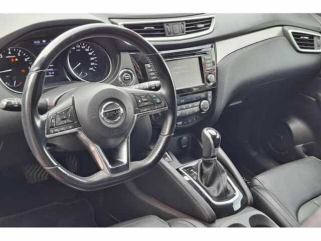 Nissan Qashqai Full-option-Aut-Pano-Carplay-GPS-Airco Red