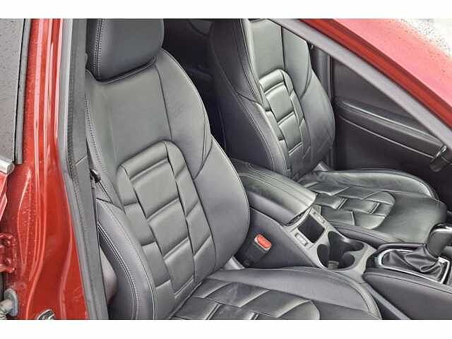 Nissan Qashqai Full-option-Aut-Pano-Carplay-GPS-Airco Red