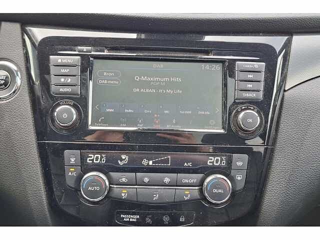 Nissan Qashqai Full-option-Aut-Pano-Carplay-GPS-Airco Red