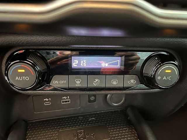 Nissan Juke N DESIGN BURGUNDY METALLIC