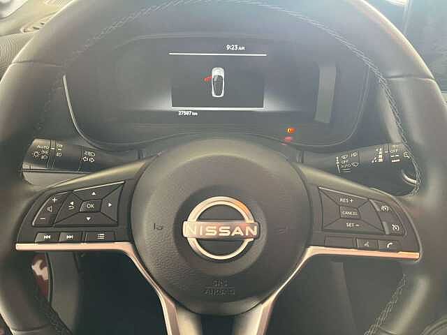 Nissan Juke N DESIGN BURGUNDY METALLIC